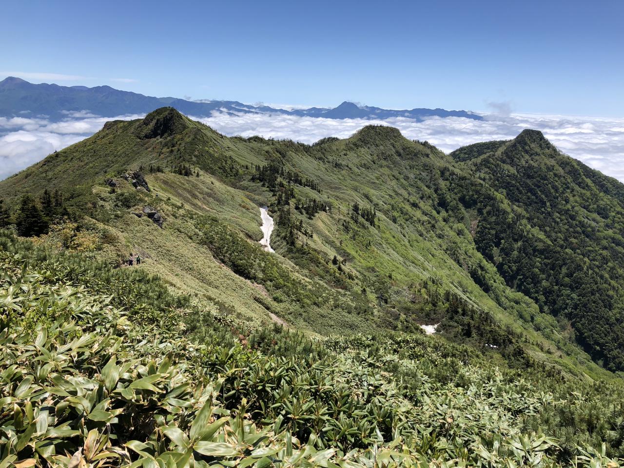上州武尊山 険しき修験道の頂は360度の大絶景 武尊山 18年6月17日 日 ヤマケイオンライン 山と溪谷社