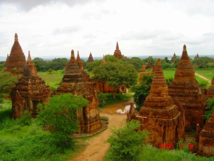 ミャンマー 世界三大仏教遺跡バガン遺跡 ゴールデンロック トラベルギャラリー ヤマケイオンライン 山と溪谷社