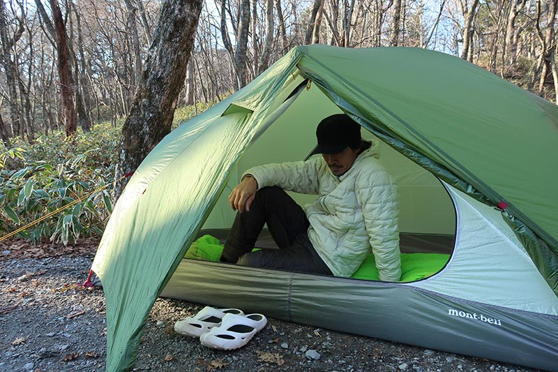 快適性を重視したモンベルの最新テント「ルナドーム2型」を、仙ノ倉山 ...