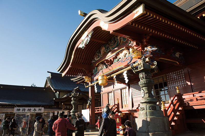 武蔵御嶽神社幣殿・拝殿。徳川綱吉の命によって建てられた