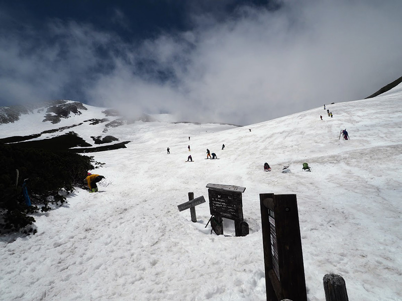 乗鞍岳の大雪渓