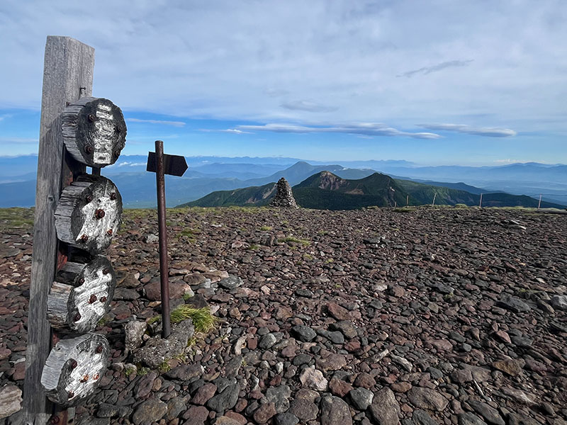 硫黄岳山頂