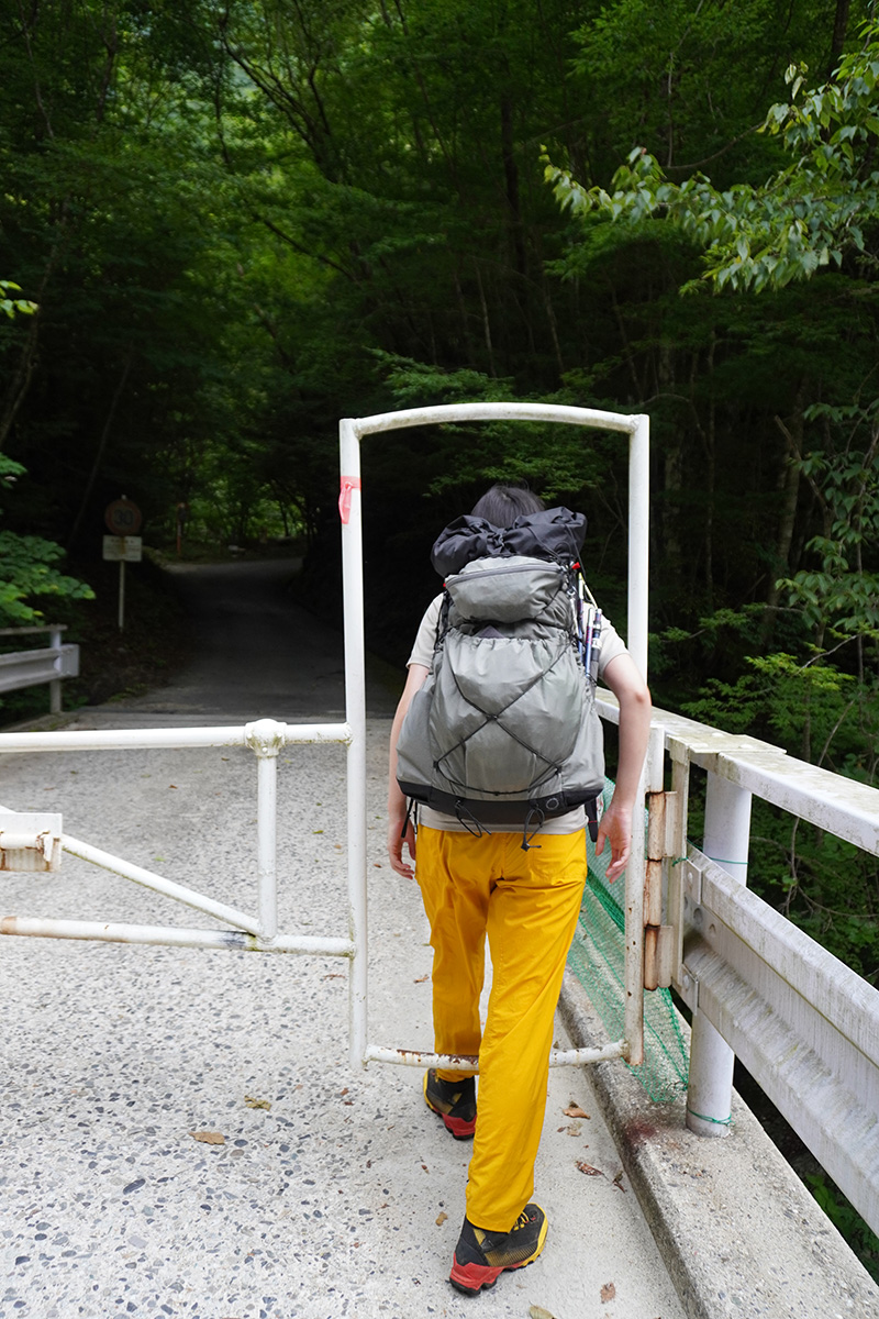 越百山登山口のゲート