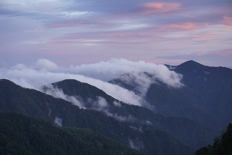 安平路山方面の滝雲