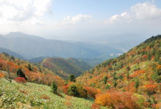 紅葉の山へ行こう 紅葉登山の紅葉スポット 山域 地域別 最適期 とおすすめポイントを紹介 中央 南アルプス Yamakei Online 山と渓谷社